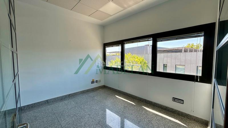 Foto fae311a7-b41e-4e20-8713-a41fddd7b963. Location bureau dans calle copenhague 4 dans Europolis Rozas de Madrid (Las)