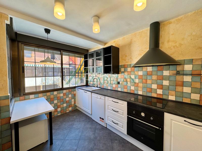 Foto 0ff6fec4-91ee-4b32-9f27-80a30a828445. Location maison jumelée avec chauffage parking piscine dans Boadilla del Monte