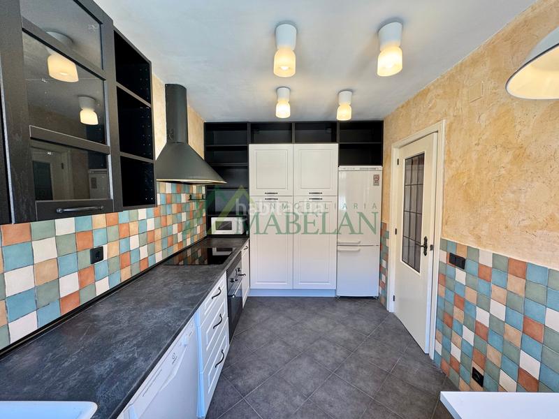 Foto 3a11e931-e547-484a-9883-dcbc8dc2fc9b. Location maison jumelée avec chauffage parking piscine dans Boadilla del Monte