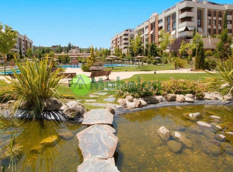 Foto 237cc22a-b6bf-48ff-b796-601724ae7d58. Rent flat with heating parking pool in Monte el Pilar Majadahonda