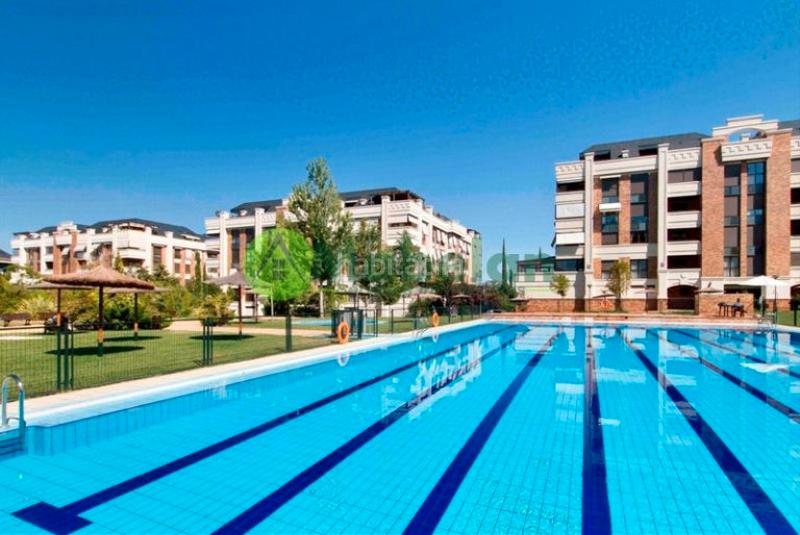 Foto 30251ece-51b6-4619-839c-f8f3c43eaa1a. Rent flat with heating parking pool in Monte el Pilar Majadahonda