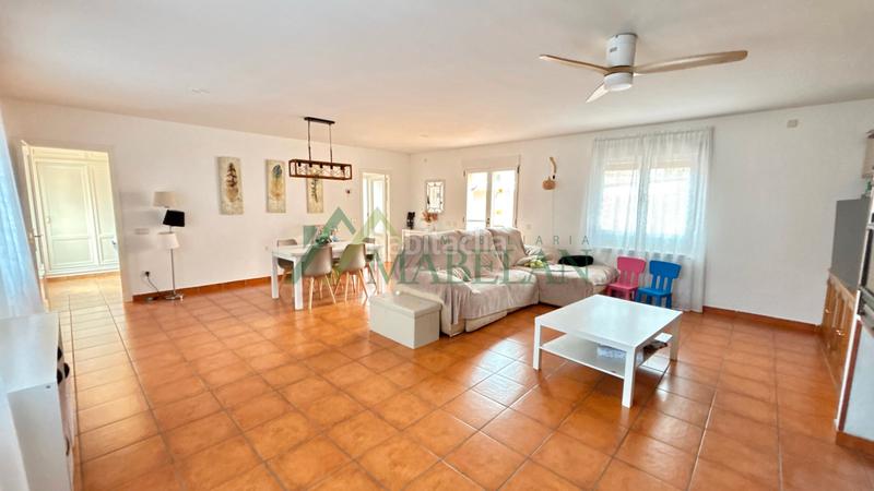 Foto 2dfc6412-ad01-4f1b-a029-827d3791a749. Chalet . chalet independiente en perfecto estado! 200m2 construidos en dos plantas, con jardín de 148m2. parcela 253m2. en Torrecaballeros