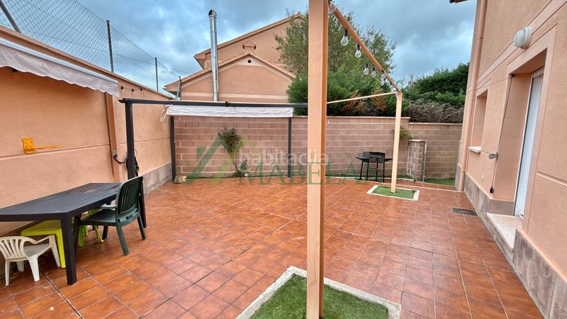 Foto 37caa8af-142b-4159-82eb-dfc79867514a. Chalet . chalet independiente en perfecto estado! 200m2 construidos en dos plantas, con jardín de 148m2. parcela 253m2. en Torrecaballeros