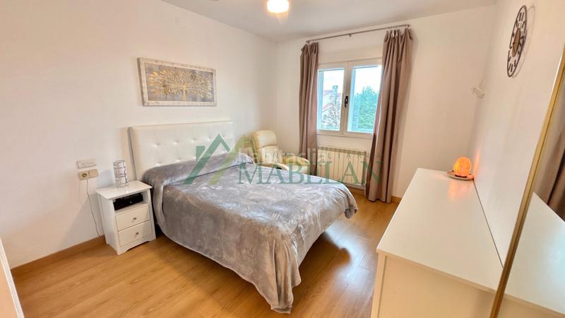 Foto 4678d2b1-ec76-415d-ab26-b1f182466ef1. Chalet . chalet independiente en perfecto estado! 200m2 construidos en dos plantas, con jardín de 148m2. parcela 253m2. en Torrecaballeros