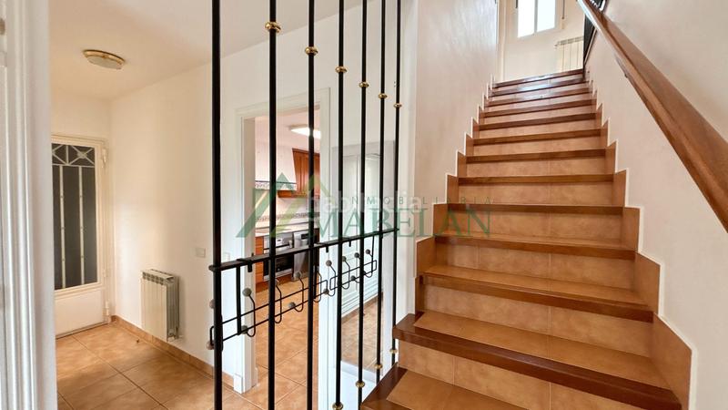 Foto 60c50d98-a844-4518-8a54-53aad83e6890. Chalet . chalet independiente en perfecto estado! 200m2 construidos en dos plantas, con jardín de 148m2. parcela 253m2. en Torrecaballeros