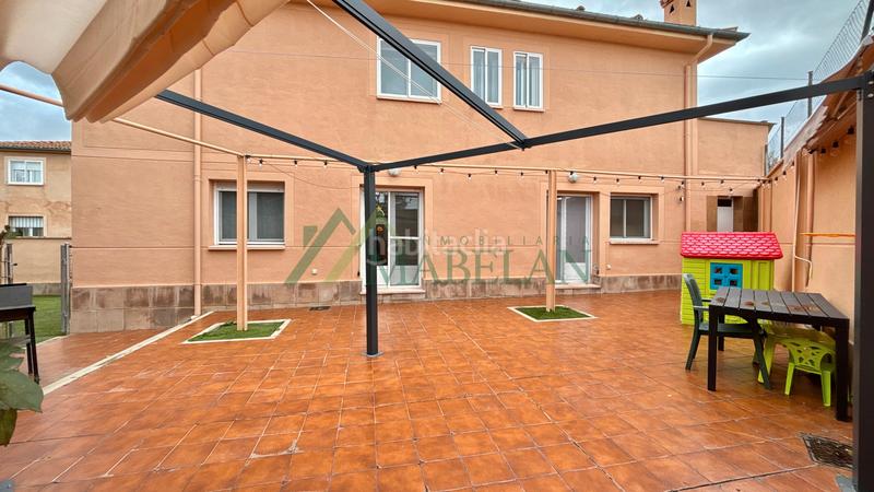 Foto 9d33bd2f-6eae-408c-b42e-980a7f94a766. Chalet . chalet independiente en perfecto estado! 200m2 construidos en dos plantas, con jardín de 148m2. parcela 253m2. en Torrecaballeros