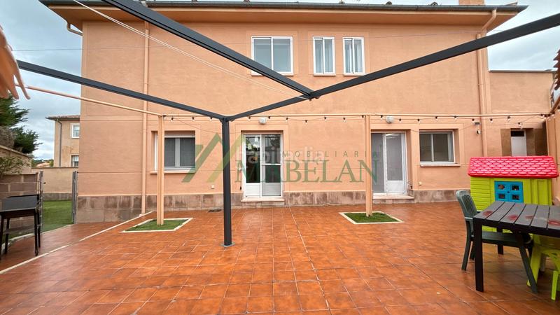 Foto aa781b85-cc10-4e8d-b04c-46f3baf15af5. Chalet . chalet independiente en perfecto estado! 200m2 construidos en dos plantas, con jardín de 148m2. parcela 253m2. en Torrecaballeros