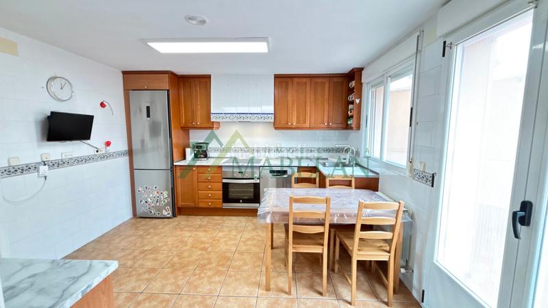 Foto bffc6ae0-3d30-47f5-b495-ca97849a4243. Chalet . chalet independiente en perfecto estado! 200m2 construidos en dos plantas, con jardín de 148m2. parcela 253m2. en Torrecaballeros