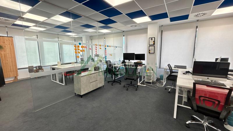 Foto c55cdf63-299a-4e76-ba1f-bb67ed3fe7d5. Location bureau avec chauffage dans El Pinar-Punta Galea Rozas de Madrid (Las)