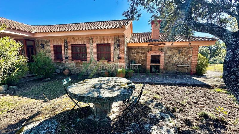 Foto fd2520bf-569c-4fe4-ba17-43516c6c8575. Casa a Pino Alto-Navarredonda Valdemorillo