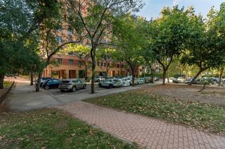 Pis  Calle golfo de salonica. Espectacular piso de 146 m2 en 6.ª planta con piscina, garaje y