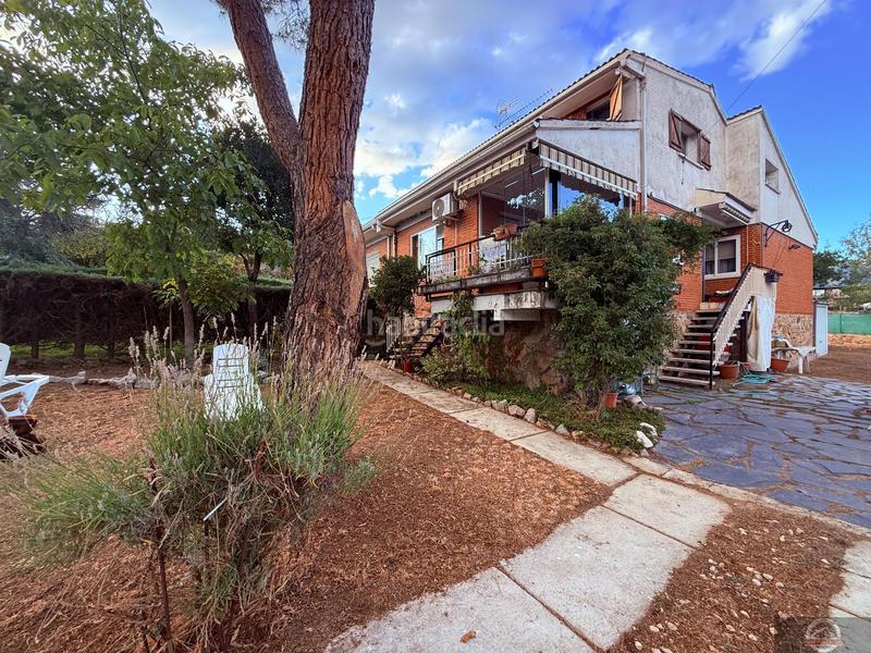 Foto 4480ecca-5921-4ab4-a192-12e890e624cd. Casa aparellada amb calefacció aparcament a Becerril de la Sierra