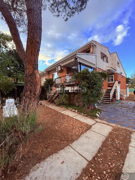 Foto a0c94e34-f447-4aab-ac6e-81d7791329d4. Casa aparellada amb calefacció aparcament a Becerril de la Sierra