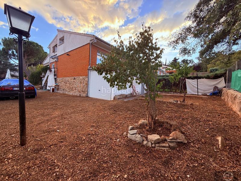 Foto af519aec-2ada-4d38-bd7f-88bc92fe84de. Casa aparellada amb calefacció aparcament a Becerril de la Sierra