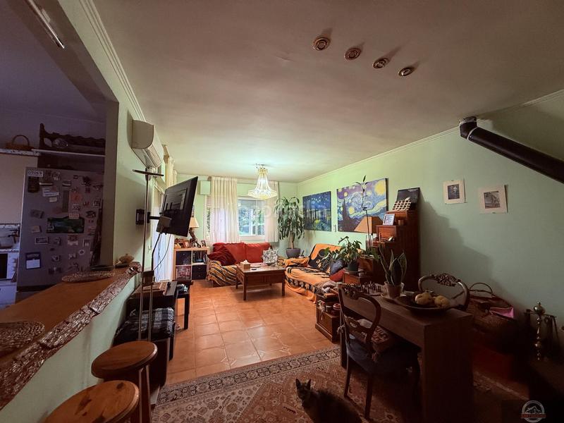 Foto bdc9c446-f7e0-49b0-b086-3e19b6bfdc9f. Casa aparellada amb calefacció aparcament a Becerril de la Sierra