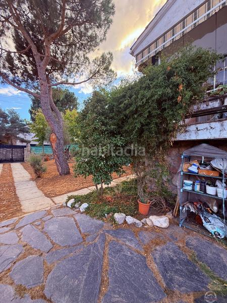 Foto de43e729-37ec-4991-a1fe-e7ed503a238a. Casa aparellada amb calefacció aparcament a Becerril de la Sierra