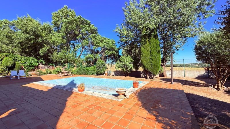 Foto dfd876e9-0759-4700-b13e-07821f56dbe6. Xalet amb calefacció aparcament piscina a La Navata Galapagar