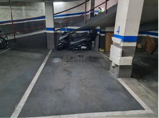 Parking voiture  Carrer del mol. Parking para coche grande
