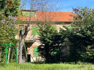 Xalet en Cercedilla. Dos preciosos y antiguos chalets independientes de 406m2 y 63m2