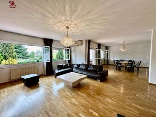 Lloguer Casa adossada a Parquelagos-Puente Nuevo. Chalet adosado de 270m2 con 5 dormitorios, 3 baños y jardín de 6