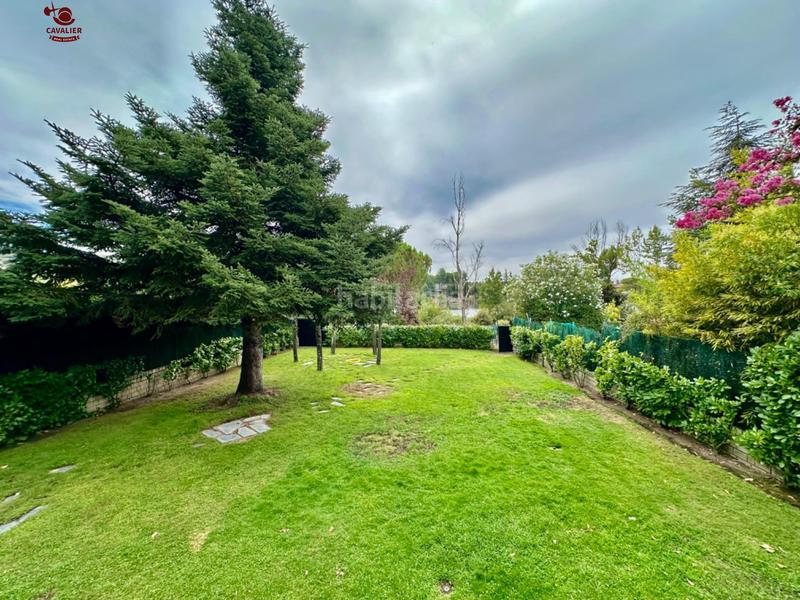 Foto 32cb6dab-0d0e-409e-b9a8-be751fdac8a3. Rent semi detached house with heating parking pool in Galapagar