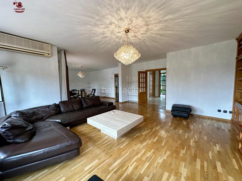 Foto 557dcd9d-0c6f-4e52-b06a-e39425678e6b. Rent semi detached house with heating parking pool in Galapagar