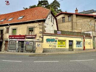 Xalet a Cercedilla. Edificio frente a la estación de cercanías renfe de cercedilla.