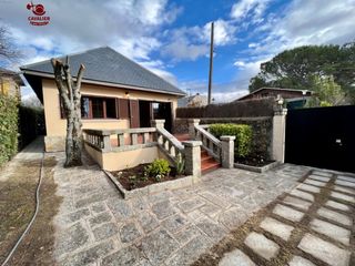 Rent Chalet in Molinos (Los). Precioso y romántico chalet de 110m2 con 3 dormitorios y 1 baño