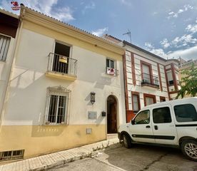 Casa adossada a Doña Mencía