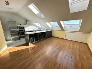 Attique à Villalba Estación. Luminoso ático de 86m2, 2 dormitorios y 1 baño con amplio salón