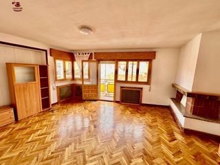 Rent Penthouse in Cercedilla. Atico de 100m2 con 3 dormitorios, 1 baño, gran terraza y balcón