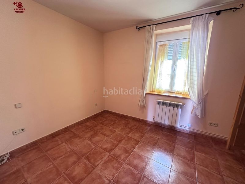 Foto e49e3c08-6681-476d-aa41-b7a87452c460. Casa adossada amb calefacció a Cercedilla