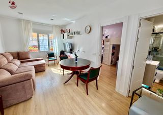 Flat in Molinos (Los). Céntrico piso de 66m2 con 2 dormitorios dobles y 1 baño independ