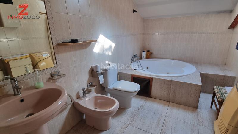 Foto eb5d7105-c0e4-4e50-92cb-6c3db361e650. Xalet amb xemeneia calefacció aparcament piscina a Boadilla del Monte