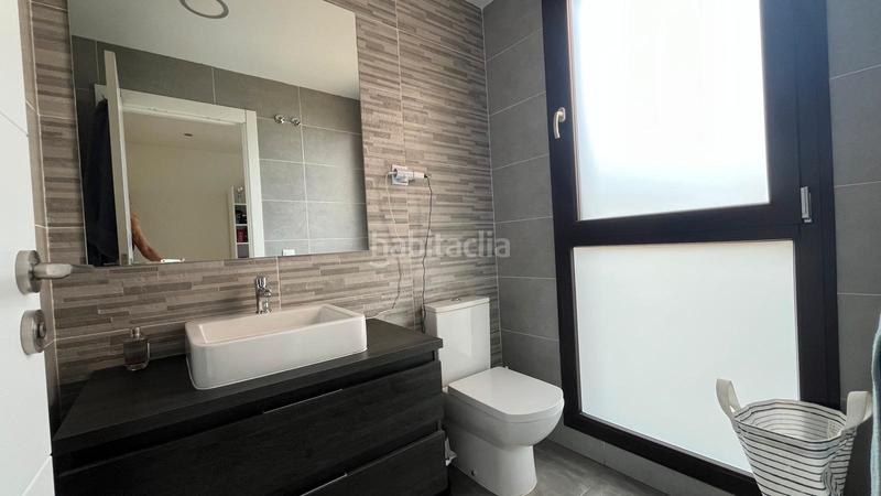 Foto 3a898e5b-fddd-4a94-ac4f-a460e8b57240. Casa aparellada amb xemeneia calefacció aparcament piscina a Torrelodones