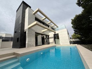 Chalet en Casco Antiguo. Estrenar chalet en torrelodones- calidades de lujo