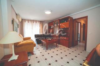 Pis en San Jos-Buenos Aires. Vivienda de 4 dormitorios, finca con ascensor, terraza y traster