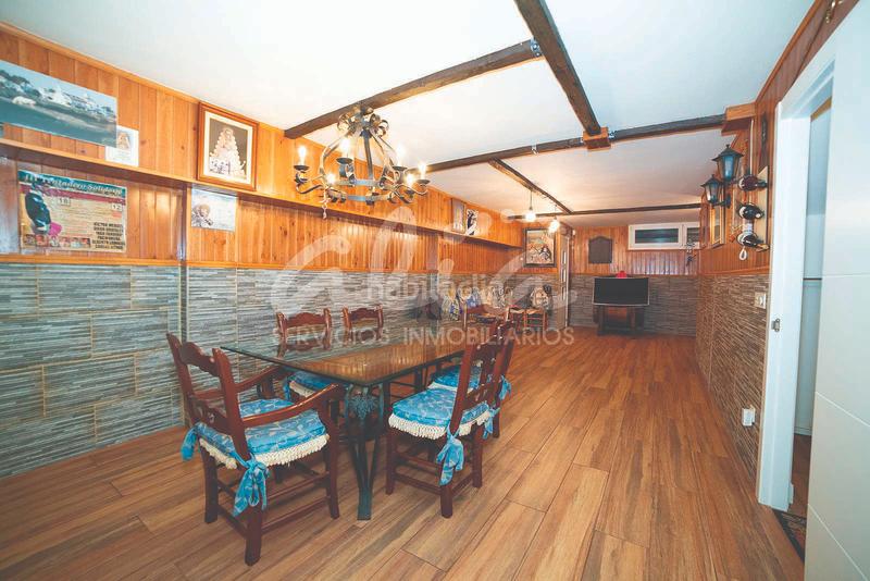 Foto 5377d27c-95a0-46b8-80d1-6dddf68573c9. Chalet unifamiliari en esquina zona teneria en Tenería I-Tenería II Pinto