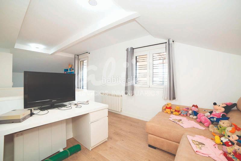 Foto 60e870c8-2c65-40d5-81c3-c0b05a6d1c5d. Chalet unifamiliari en esquina zona teneria en Tenería I-Tenería II Pinto