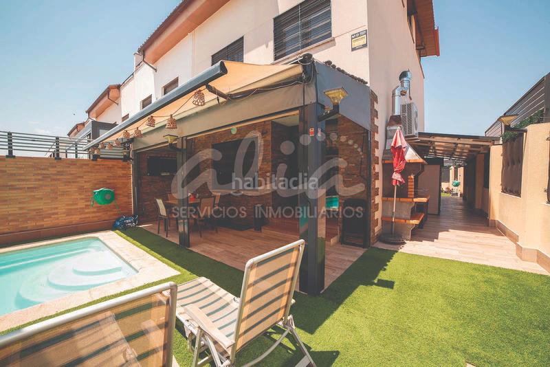 Foto c2c10838-2b70-485e-8904-4c9f7049749f. Chalet unifamiliari en esquina zona teneria en Tenería I-Tenería II Pinto