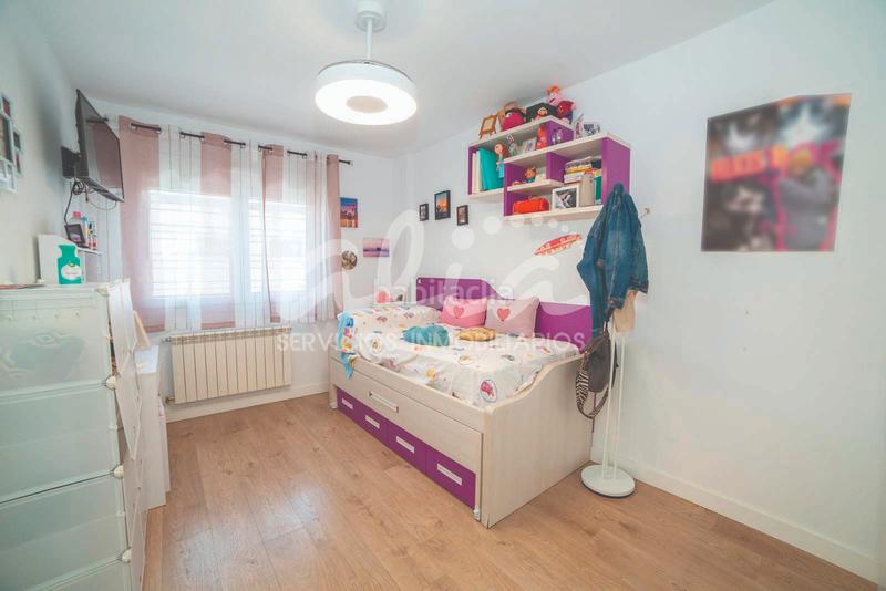 Foto e26e134d-2824-47c3-b5f4-265ffbb6bd7d. Chalet unifamiliari en esquina zona teneria en Tenería I-Tenería II Pinto