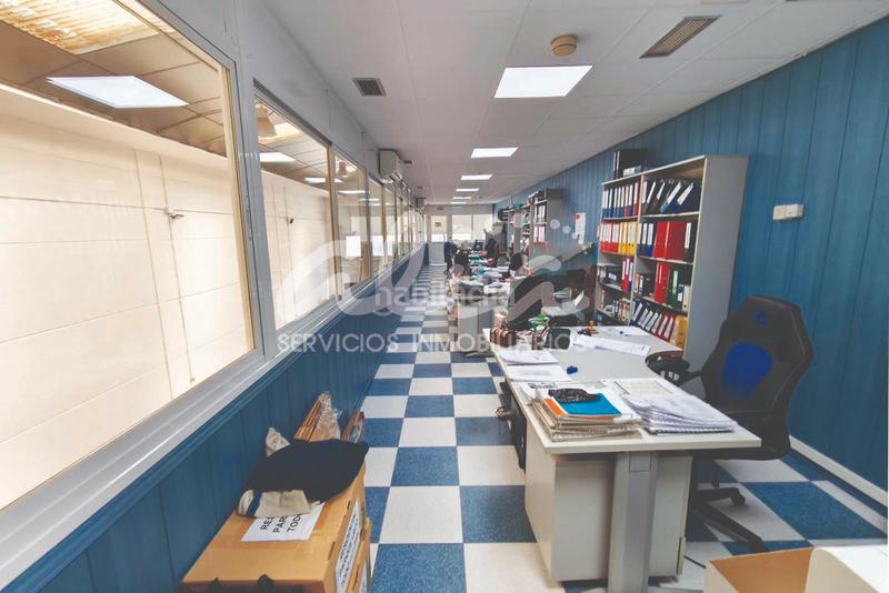 Foto 702c7a98-1ca2-47ea-a71b-ba2a6b89a1d9. Capannone industriale con riscaldamento in Zona Industrial Pinto