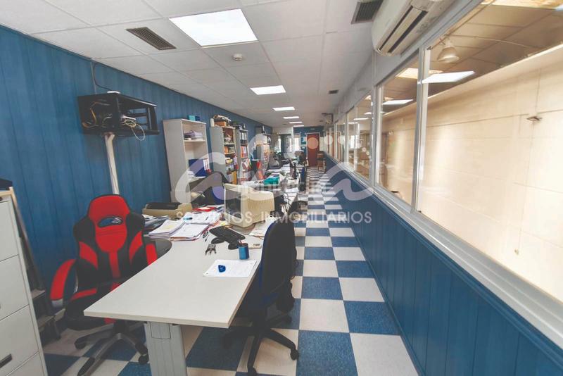 Foto b90ebb1e-2019-4d66-b201-86f315e7228f. Capannone industriale con riscaldamento in Zona Industrial Pinto