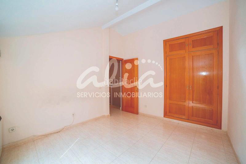 Foto 52d1a1d7-5455-4a2b-8179-53609f362f7e. Zweistöckige wohnung mit heizung parking in Parque Europa-Los Pitufos Pinto