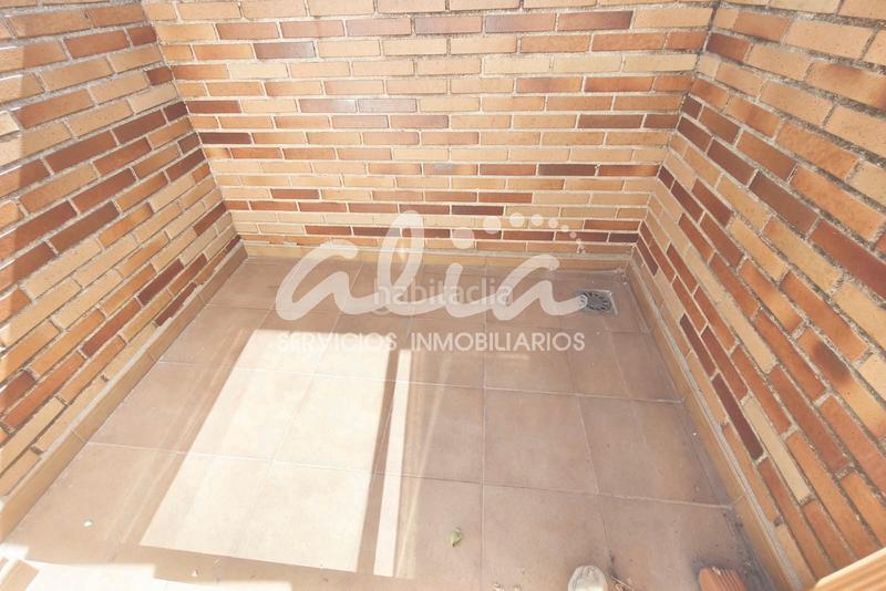 Foto 8daa57bc-7238-4052-bf04-1a0fa3d08917. Zweistöckige wohnung mit heizung parking in Parque Europa-Los Pitufos Pinto