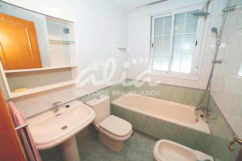 Foto b07c620a-f033-49dc-8827-66a780f2bd5c. Zweistöckige wohnung mit heizung parking in Parque Europa-Los Pitufos Pinto