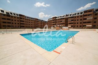 Appartamento in San José-Buenos Aires. Vivienda de 3 dormitorios, 2 baños, terraza, garaje, trastero, p