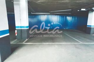 Aparcament cotxe a Calle de Nicolás Fuster 13
