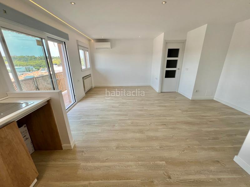 Foto 2d4ce1d8-1000-42ae-b415-3ae6ea796668. Appartamento in calle del discóbolo 54 in Canillejas Madrid