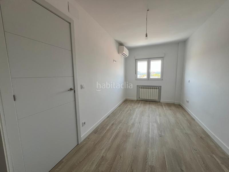 Foto 321ca093-47be-4b11-b9a5-4e8003ef34f6. Appartamento in calle del discóbolo 54 in Canillejas Madrid